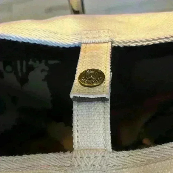 Hunting World 4th Edition Borneo Charity Tote Bag - EUC - Picture 12 of 15